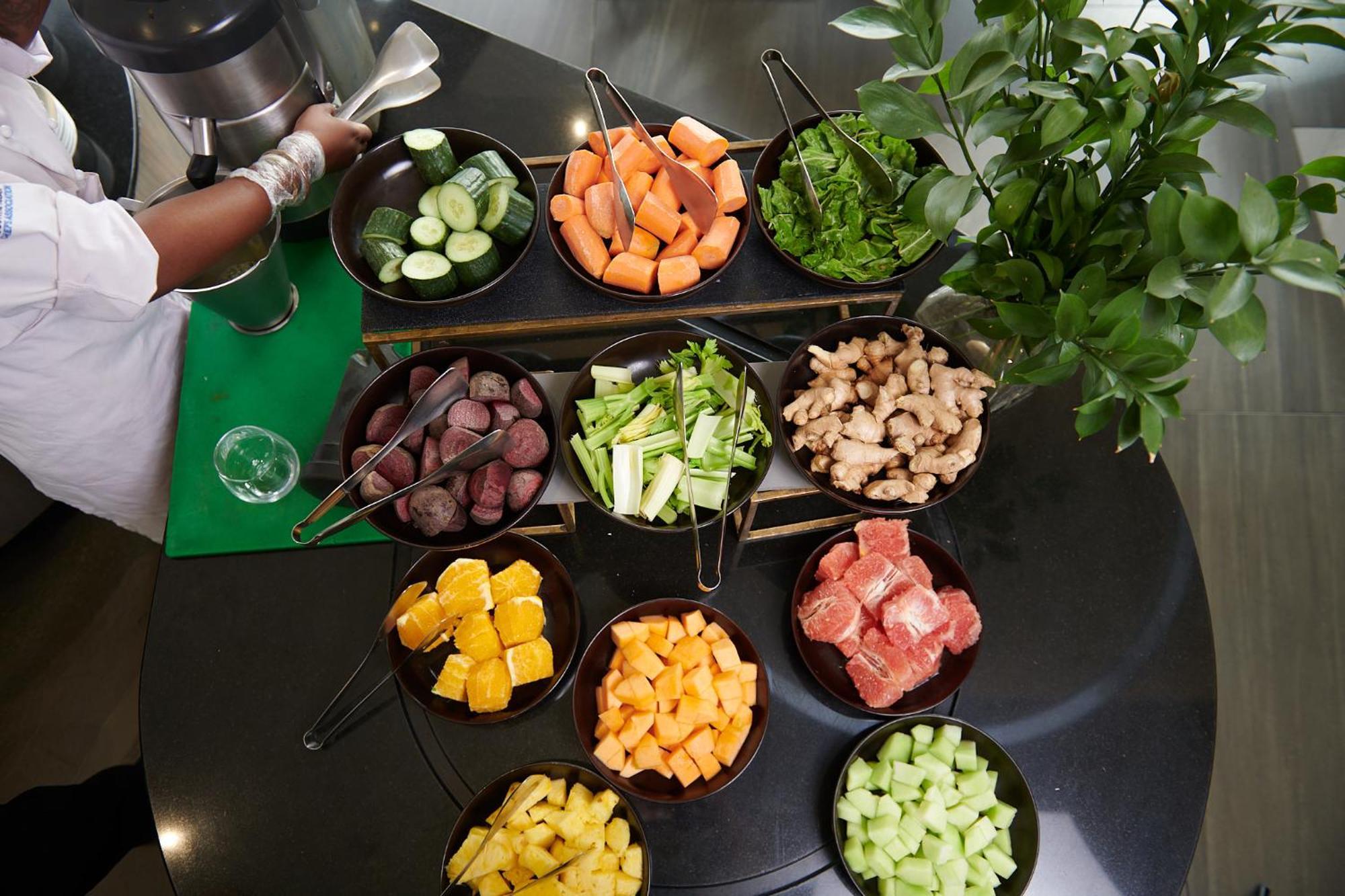 The Capital Zimbali Hotel บัลลิโต ภายนอก รูปภาพ Ingredients for a fruit salad